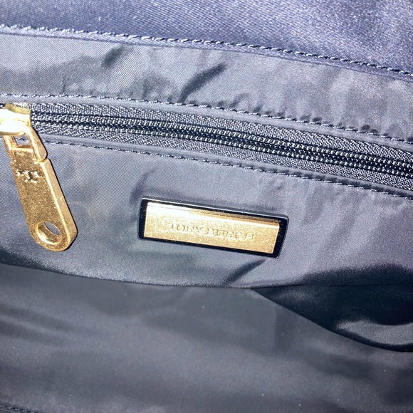 NWT Tory Burch Ella Black Patent Logo Tote with Signature Double T Logo - Picture 11 of 17